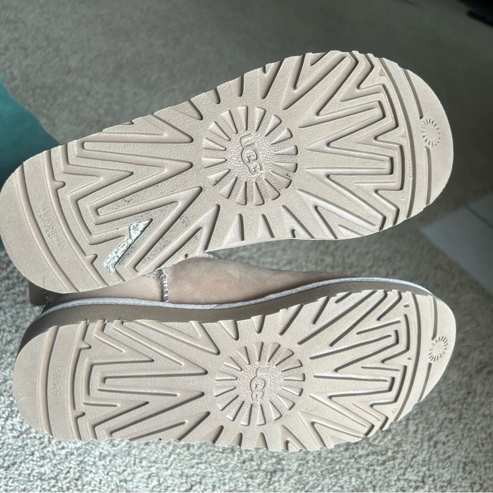 Uggs -Mini - image 3